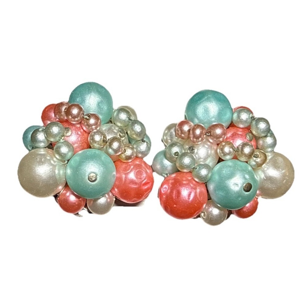Vintage Blue and Pink Faux Pearl Cluster Clip On Earrings J16-3